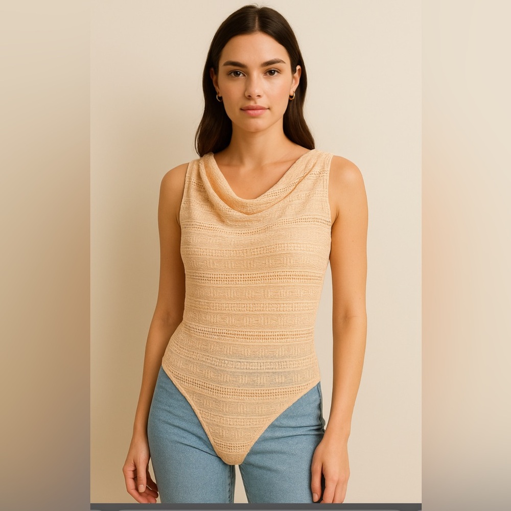 Light blush peach pink textured cowlneck sleevelessβ bodysuit size large new